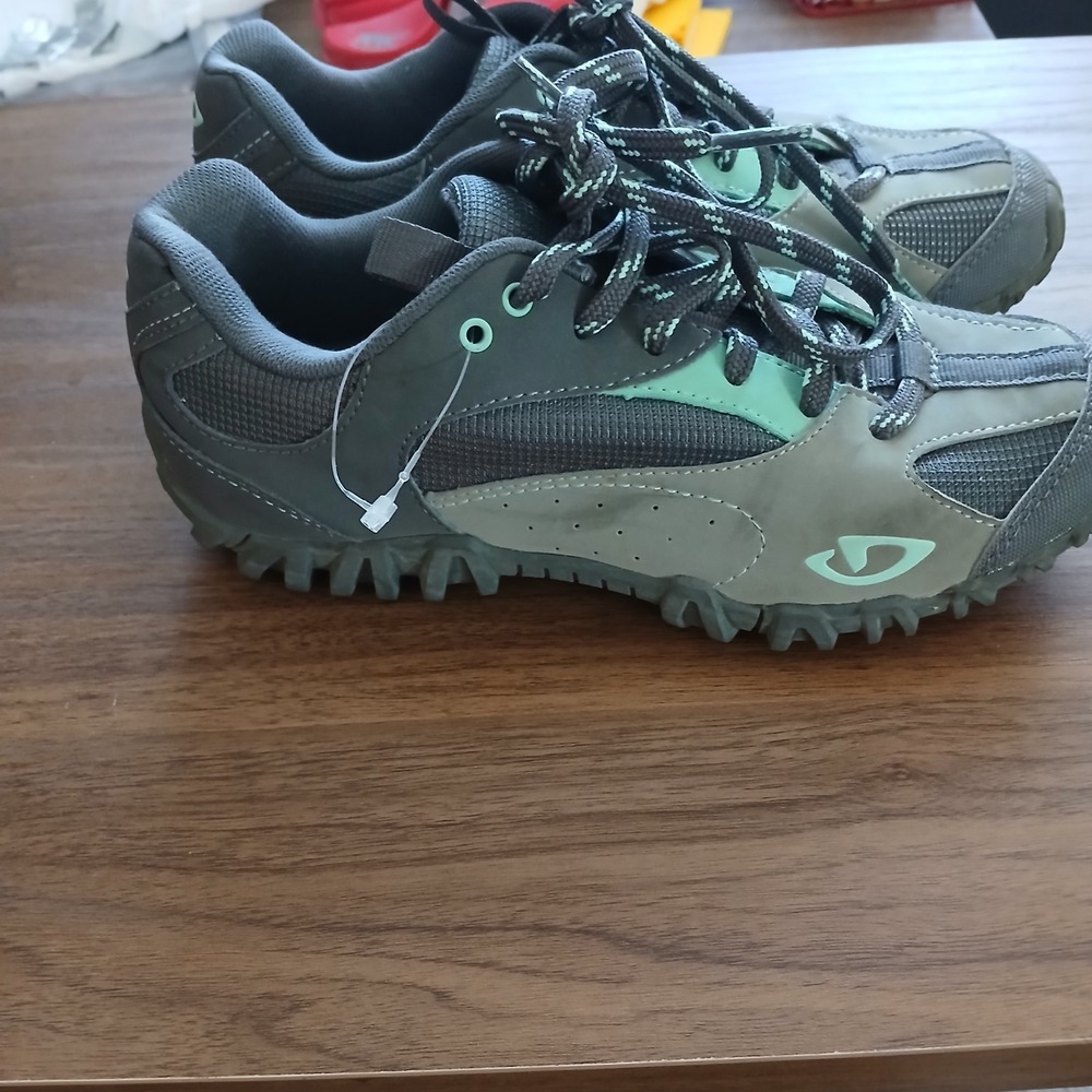 Giro Petra Grey Teal Cycling Shoe Breathable Sz 5.75 Athletic Exercise Workout